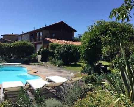 Loft Atypique Bed & Breakfast Villeneuve-de-Riviere Exterior photo