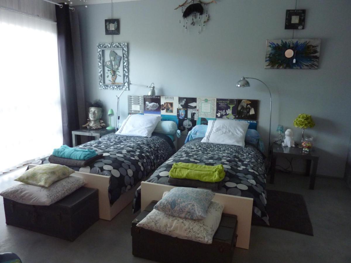 Loft Atypique Bed & Breakfast Villeneuve-de-Riviere Exterior photo