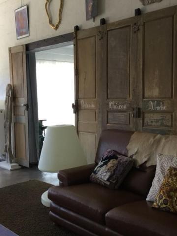 Loft Atypique Bed & Breakfast Villeneuve-de-Riviere Exterior photo