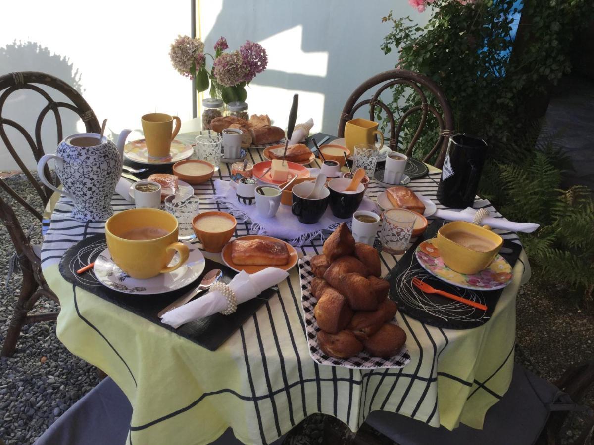 Loft Atypique Bed & Breakfast Villeneuve-de-Riviere Exterior photo