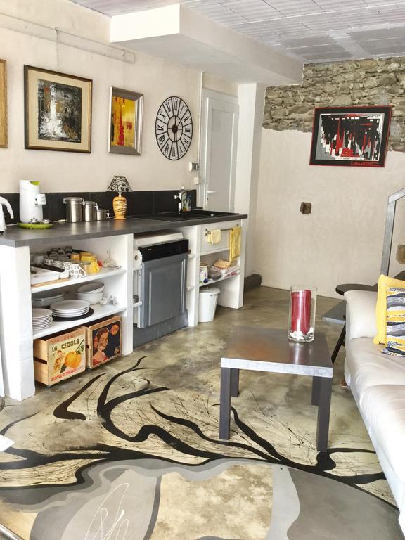 Loft Atypique Bed & Breakfast Villeneuve-de-Riviere Exterior photo