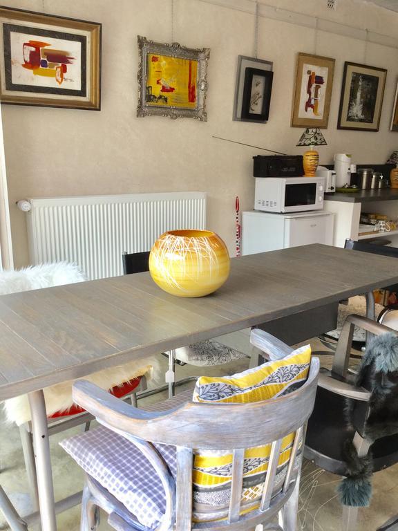 Loft Atypique Bed & Breakfast Villeneuve-de-Riviere Exterior photo
