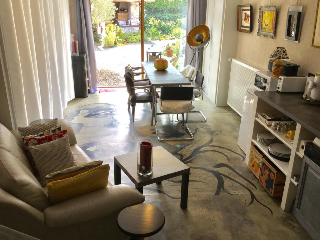 Loft Atypique Bed & Breakfast Villeneuve-de-Riviere Exterior photo