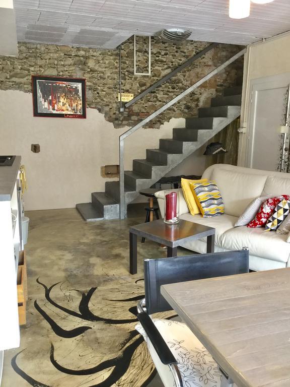 Loft Atypique Bed & Breakfast Villeneuve-de-Riviere Exterior photo